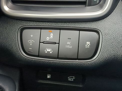 Used 2019 Kia Sorento SX w/ SX Touring Package image 17