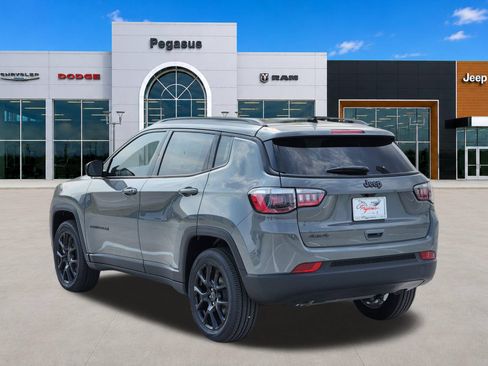 New 2026 Jeep Compass Latitude AWD/4WD image 4