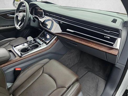 Used 2024 Audi Q8 Prestige w/ Prestige Package image 22