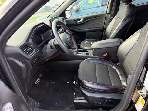Used 2024 Ford Escape ST-Line w/ Tech Pack #1 AWD/4WD image 4