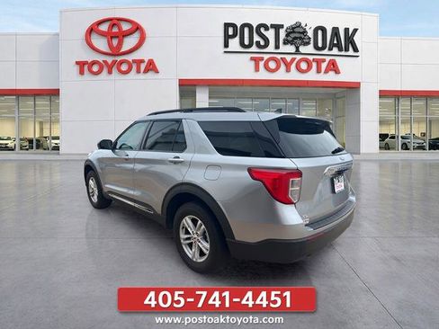 Used 2022 Ford Explorer XLT AWD/4WD image 10