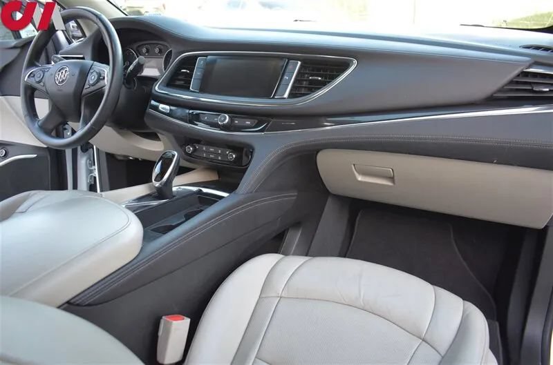 Used 2018 Buick Enclave Essence AWD/4WD image 11