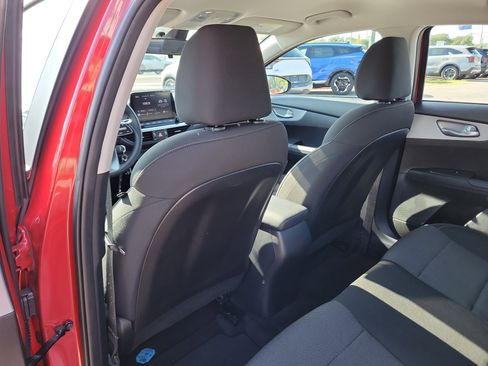 Certified 2023 Kia Forte LXS w/ LXS Technology Package FWD image 15