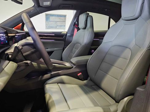 New 2025 Porsche Macan Electric image 5