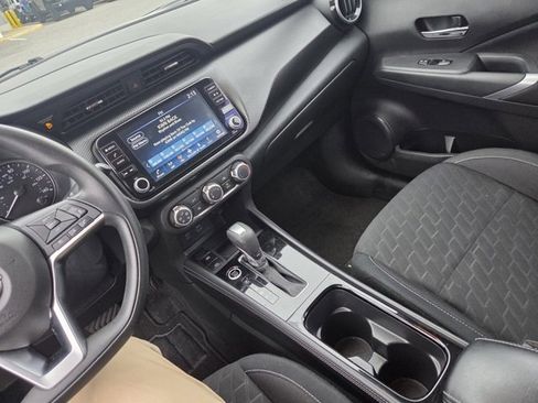 Used 2024 Nissan Kicks SV image 12