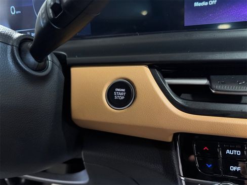 Certified 2024 Kia Seltos EX image 29