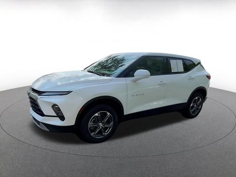 Used 2025 Chevrolet Blazer LT FWD image 6