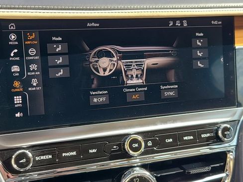 Used 2021 Bentley Flying Spur V8 image 35