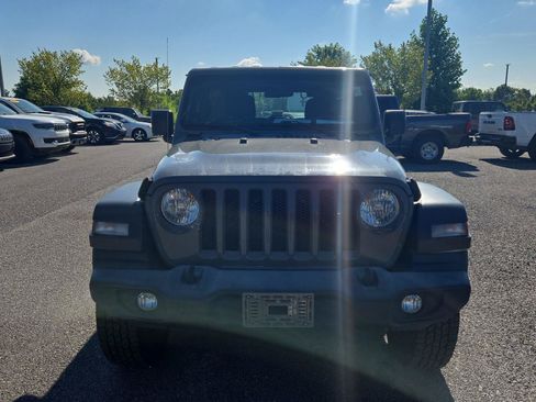Used 2020 Jeep Wrangler Unlimited Sport AWD/4WD image 2