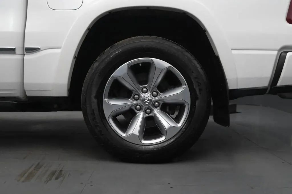 Used 2019 RAM 1500 Limited AWD/4WD image 17