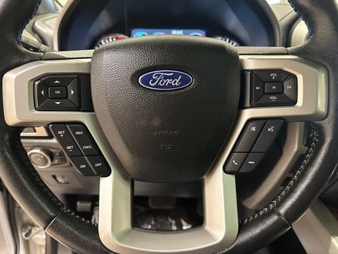 Used 2017 Ford F150 Lariat image 12
