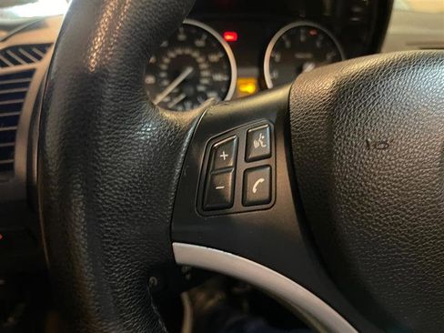 Used 2009 BMW 135i Convertible image 12