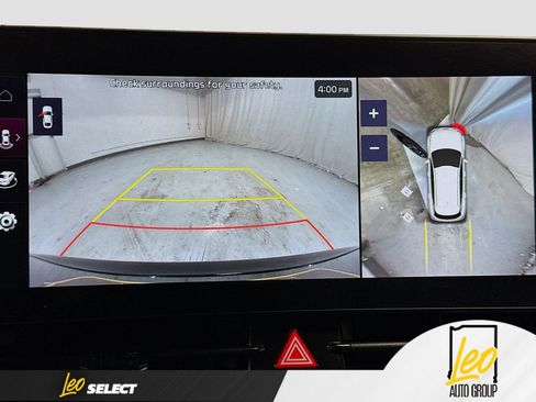 Used 2025 Kia Sportage SX image 14