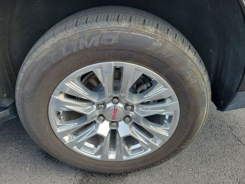 Used 2024 GMC Yukon XL Denali AWD/4WD image 37