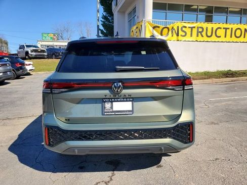 New 2026 Volkswagen Tiguan SE R-Line FWD image 5