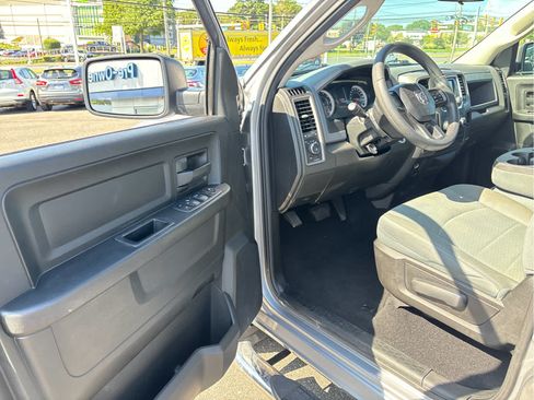 Used 2019 RAM 1500 Tradesman w/ Tradesman SXT Package RWD image 6