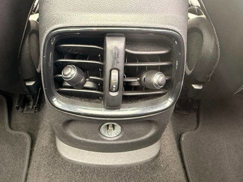 Used 2016 MINI Cooper Clubman image 32