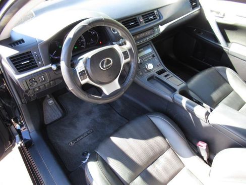 Used 2013 Lexus CT 200h image 10