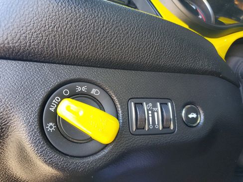 Used 2020 Dodge Challenger SXT image 27