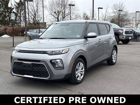 Certified 2022 Kia Soul LX image 5