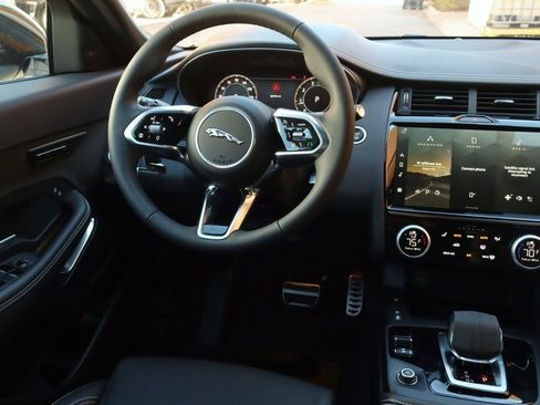 Certified 2024 Jaguar E-PACE R-Dynamic SE image 16