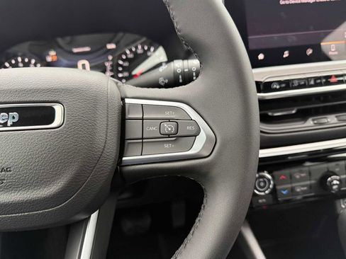 New 2026 Jeep Compass Latitude image 11