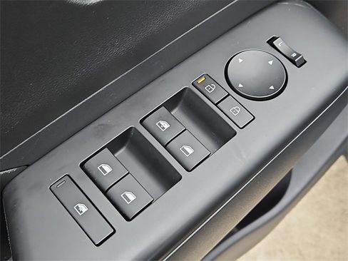 Used 2024 Hyundai Kona SEL image 16