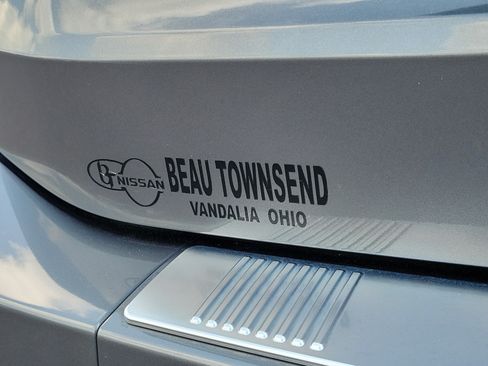Certified 2025 Nissan Rogue SL AWD/4WD image 6