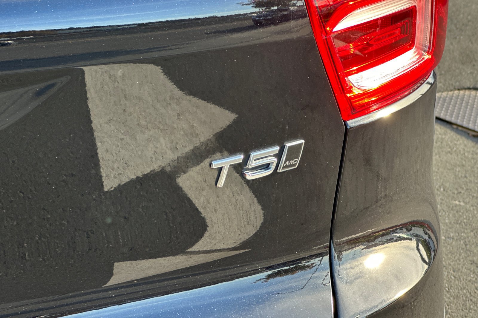 Used 2020 Volvo XC40 T5 Momentum AWD/4WD image 12