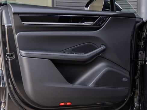 New 2026 Porsche Macan 4 Electric AWD/4WD image 21