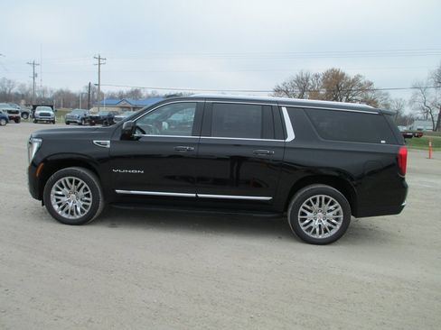 New 2026 GMC Yukon XL Elevation w/ Elevation Premium Package image 7