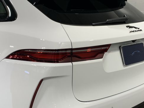 New 2026 Jaguar F-PACE SVR 575 Edition image 17