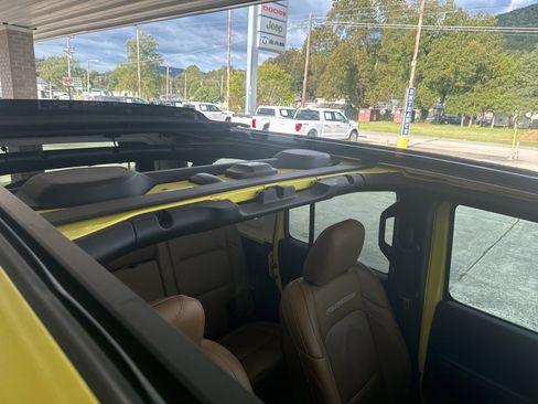 Used 2022 Jeep Wrangler Unlimited Rubicon w/ Steel Bumper Group image 25