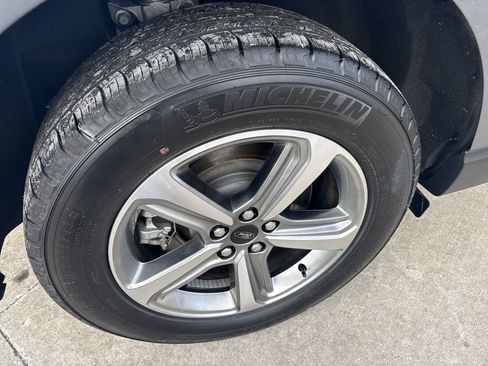 Used 2024 Ford Edge SEL w/ Convenience Package image 8