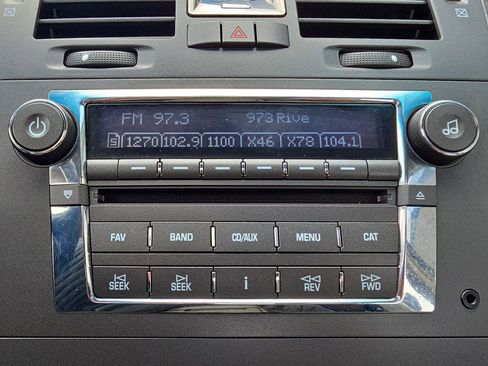 Used 2011 Cadillac DTS Luxury image 25