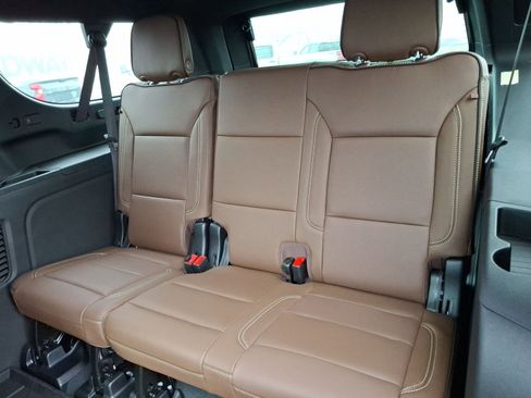 New 2026 Chevrolet Suburban High Country image 24