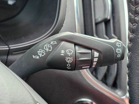 Used 2024 Ford Edge Titanium image 24