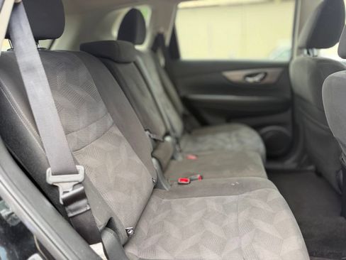 Used 2016 Nissan Rogue SV w/ SV Premium Package AWD/4WD image 14