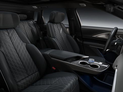 New 2026 Cadillac Lyriq V w/ LPO, Floor Liner Package image 43