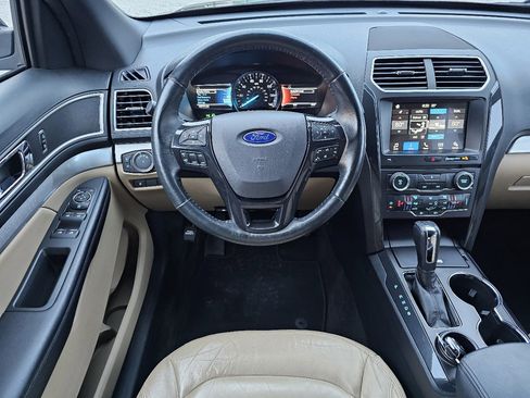 Used 2017 Ford Explorer XLT w/ Equipment Group 202A image 35