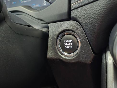 Used 2025 Toyota RAV4 XLE AWD/4WD image 29
