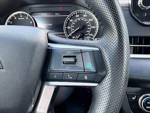 Used 2024 Mitsubishi Outlander SE AWD/4WD image 11