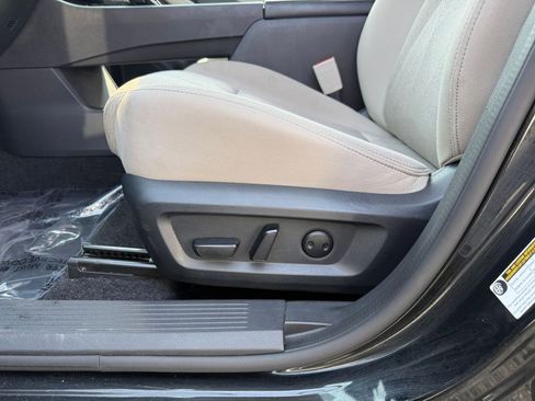 Used 2025 Nissan Rogue SV image 21