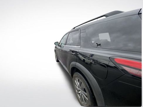 Used 2024 Nissan Pathfinder SV image 6