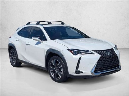 Used 2019 Lexus UX 200 w/ Premium Package image 3