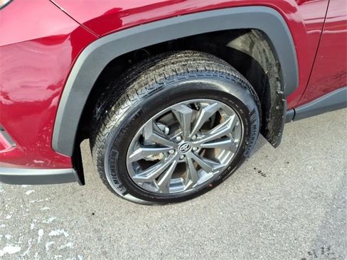 Used 2024 Toyota RAV4 XLE Premium image 4