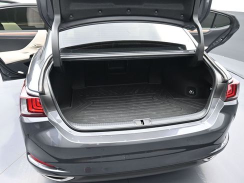 Used 2024 Lexus ES 350 w/ Premium Package image 17