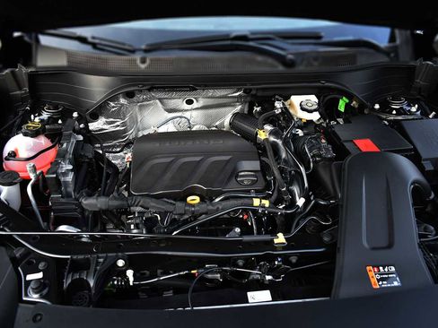 New 2026 Chevrolet Trax RS w/ Sunroof Package image 26