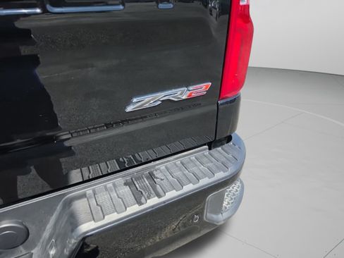 Used 2025 Chevrolet Silverado 1500 ZR2 w/ Technology Package image 17