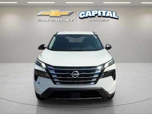 Used 2025 Nissan Rogue S FWD image 9